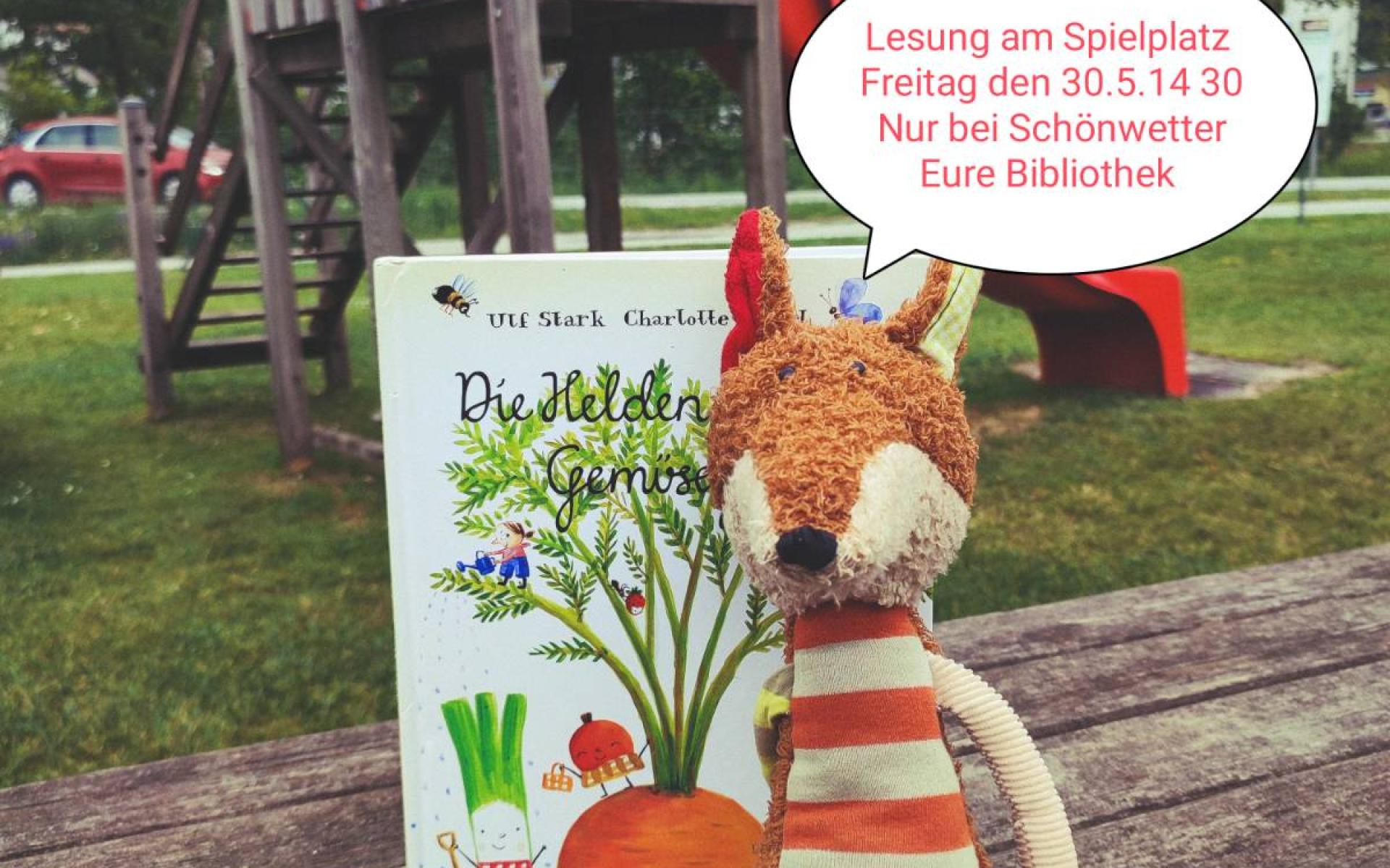 Spielplatz Buch und Fuchs als Stofftier