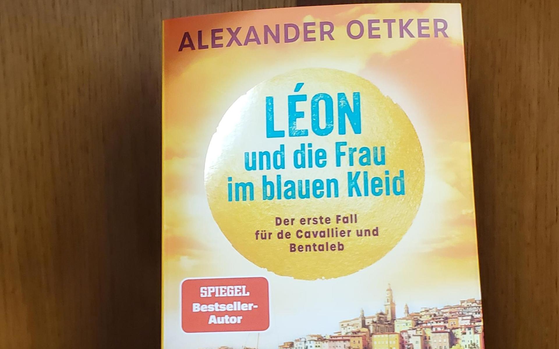 Buch im Regal