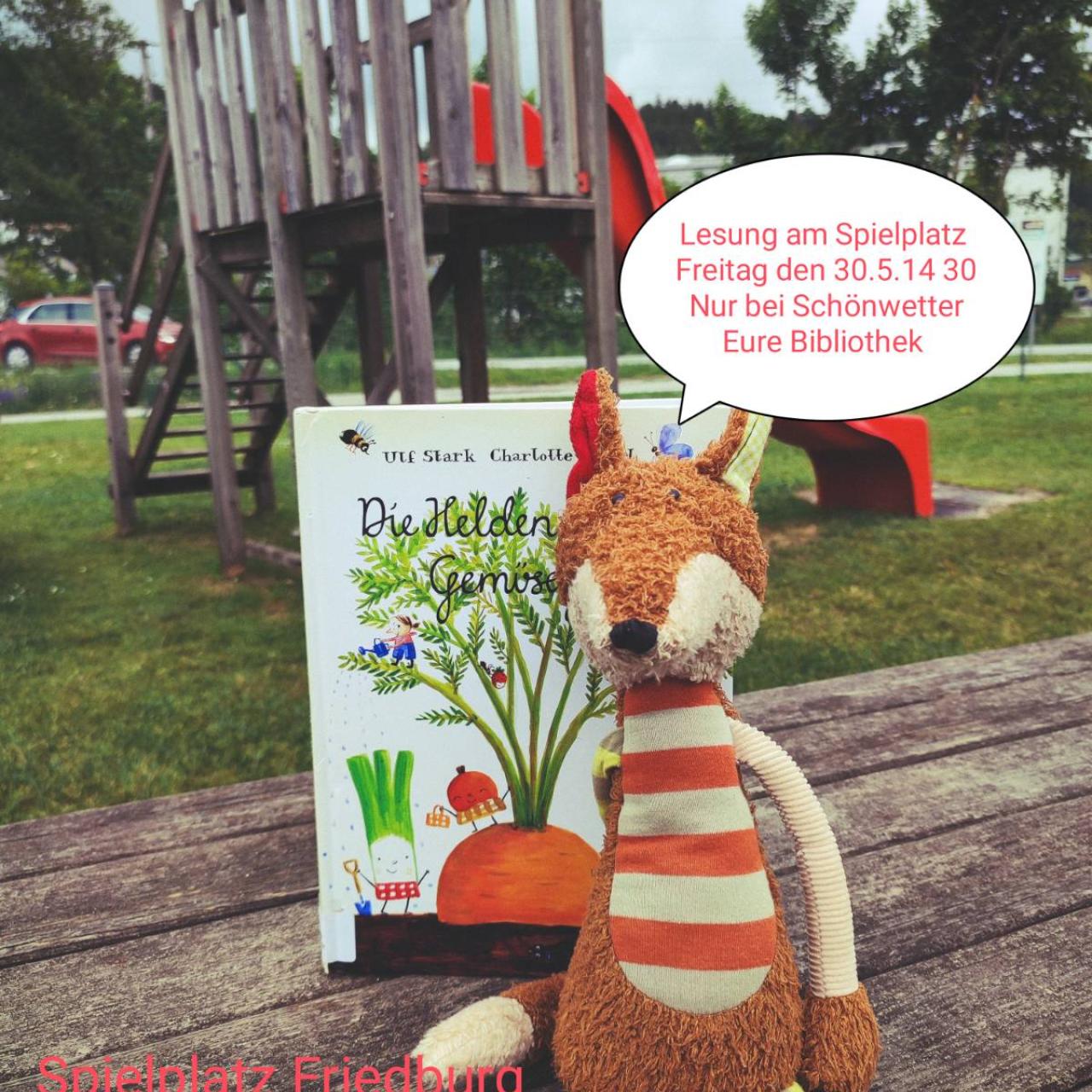 Spielplatz Buch und Fuchs als Stofftier